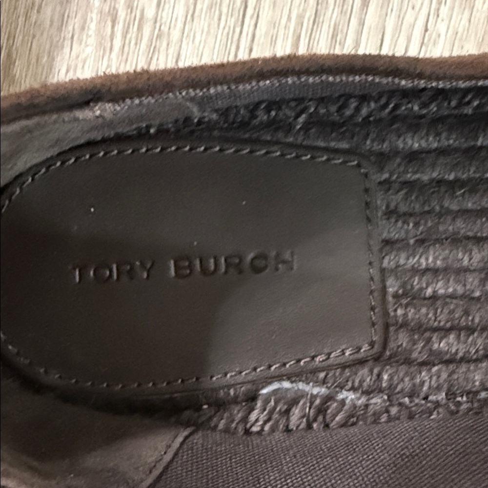 Tory Burch Dark Brown Suede Loafers with Crystal Logo
Dust bag 
No original box - Picture 6 of 12
